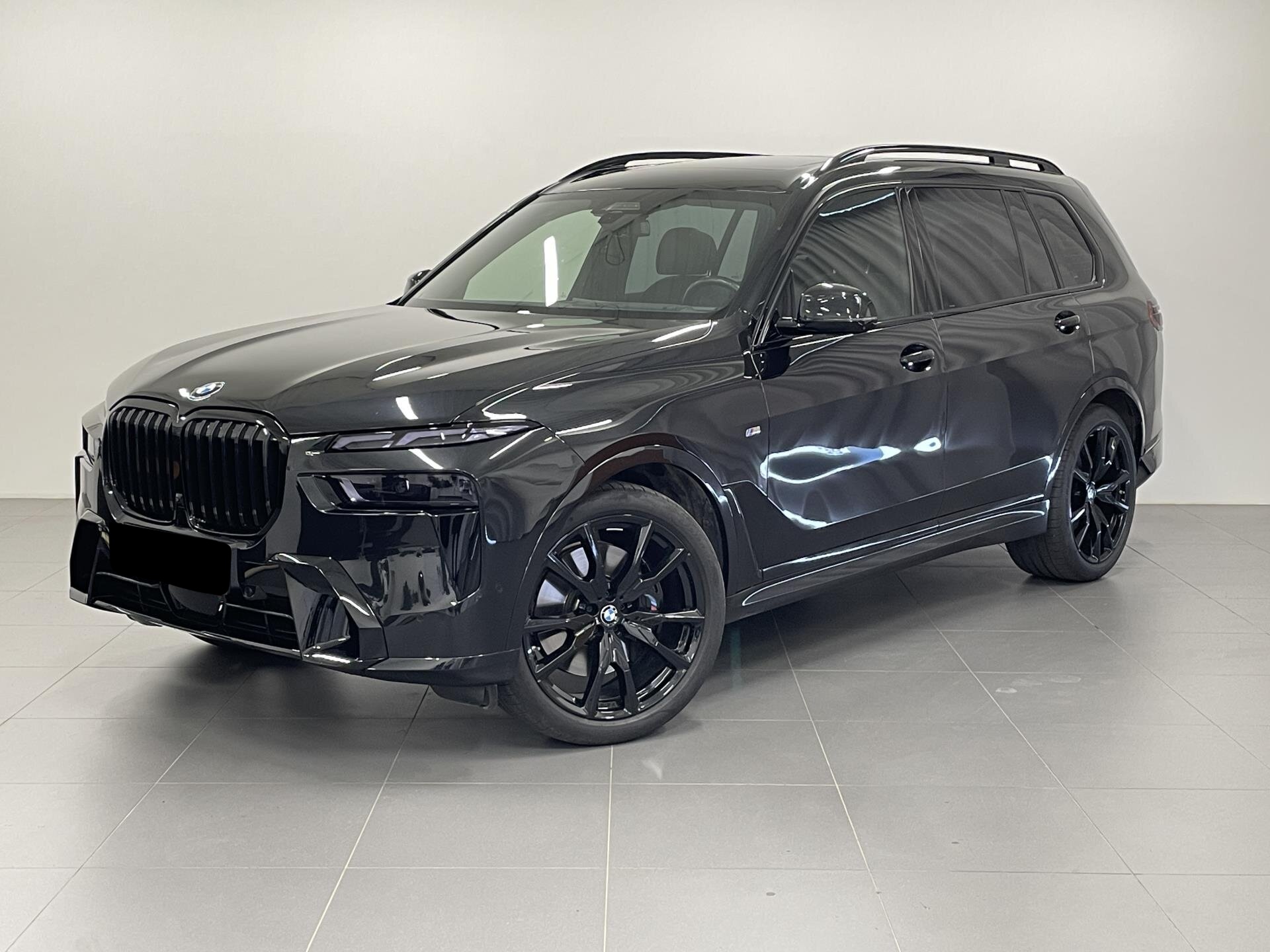 BMW X7 40d xDrive Msport | facelift | skladem | české předváděcí auto | velké naftové SUV | černá metalíza | černá kůže | perfektní výbava | super cena | nákup online | AUTOiBUY.com